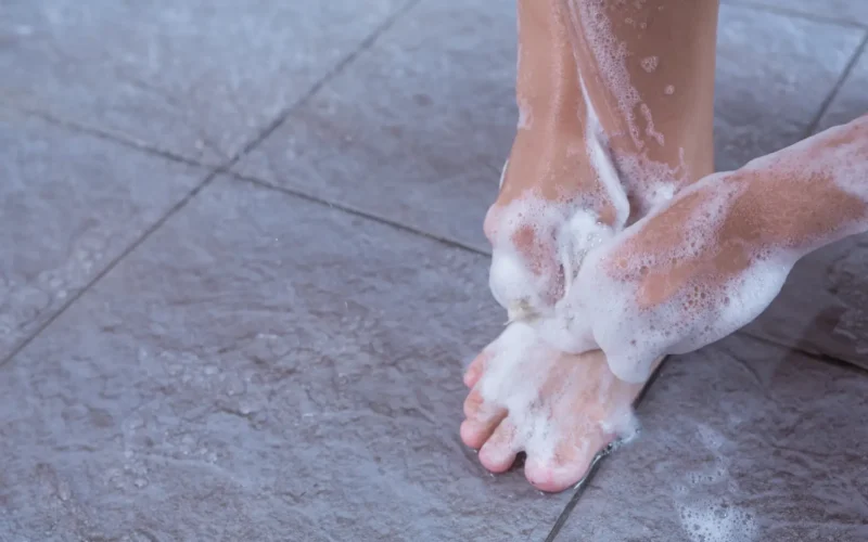 Consejos Prácticos para la Higiene de la Piel y los Pies