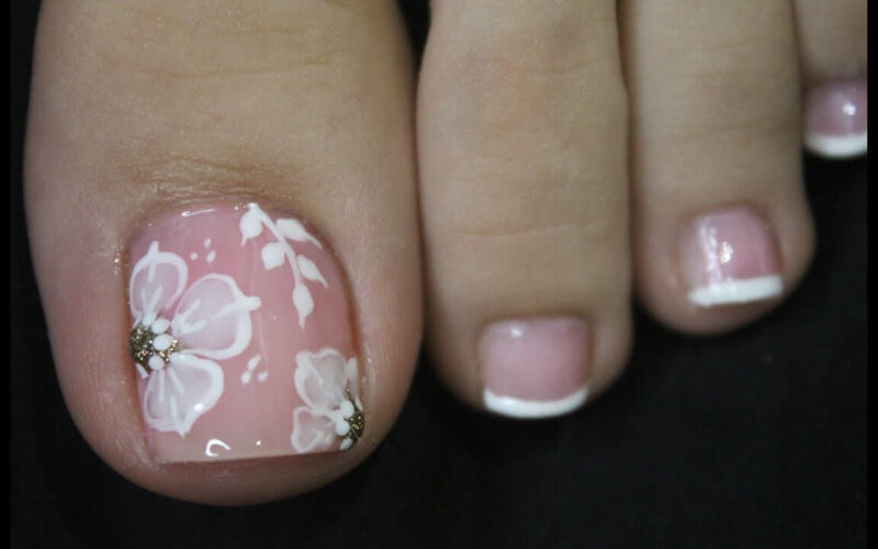 Pedicura con Diseños Florales