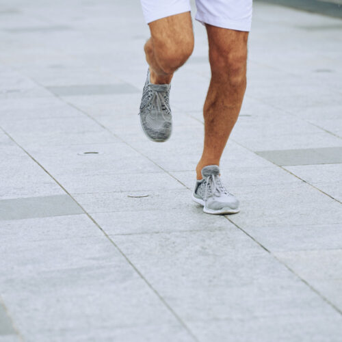 ¿Dolor de Pies al Correr? Causas Comunes y Cómo Solucionarlas