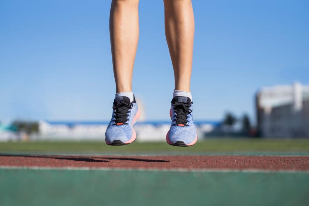 Trucos Caseros para Relajar los Pies Cansados Después de un Entrenamiento